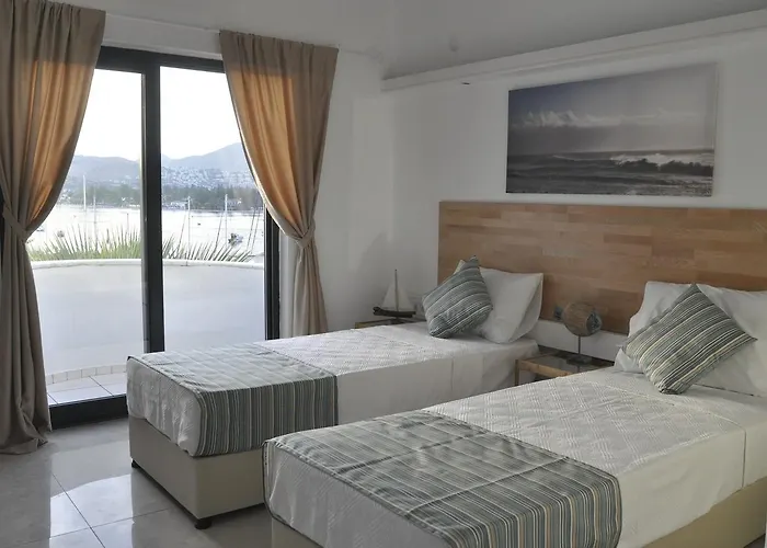 Marinada Hotel 2*