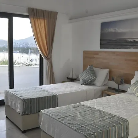 Marinada Hotel 2*